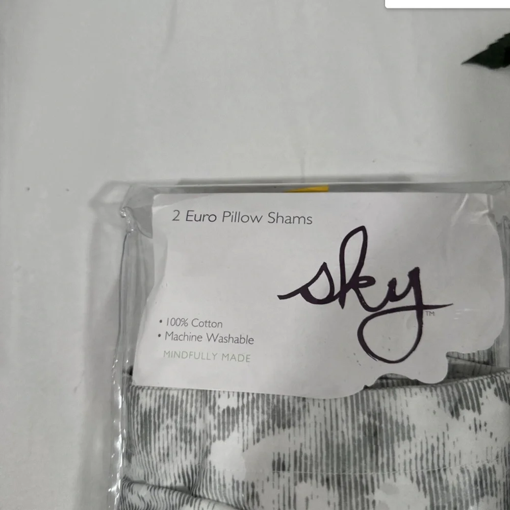 NIB $160 Sky Amelie [‎ 2 Euro Shams ] Set in Grey